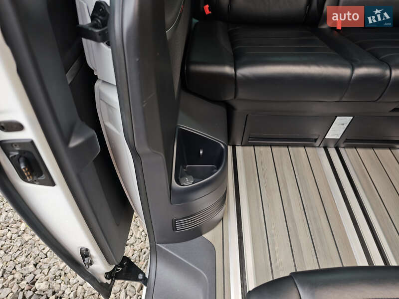 Минивэн Volkswagen Multivan 2019 в Луцке