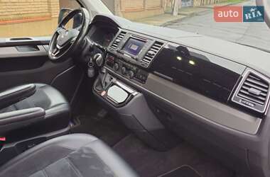 Мінівен Volkswagen Multivan 2017 в 