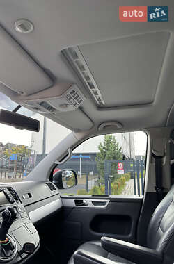 Минивэн Volkswagen Multivan 2012 в 