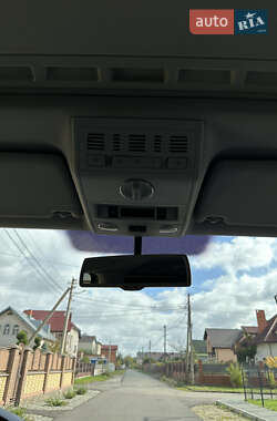 Минивэн Volkswagen Multivan 2012 в 