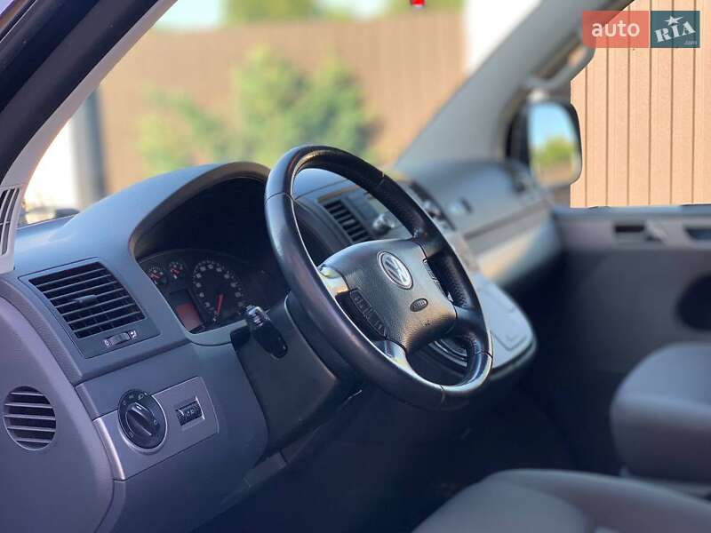 Минивэн Volkswagen Multivan 2007 в Яворове