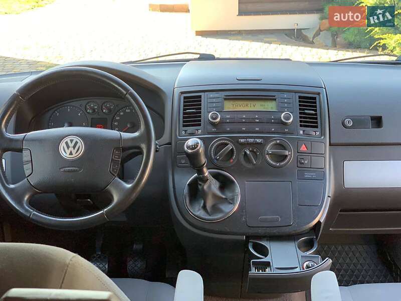 Минивэн Volkswagen Multivan 2007 в Яворове