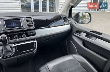 Минивэн Volkswagen Multivan 2015 в 