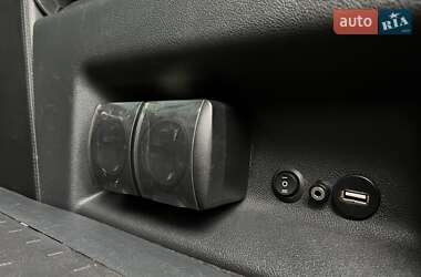 Минивэн Volkswagen Multivan 2015 в 
