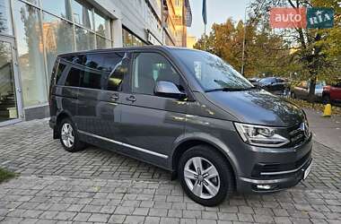 Мінівен Volkswagen Multivan 2015 в 