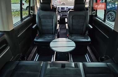 Мінівен Volkswagen Multivan 2015 в 