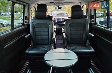 Мінівен Volkswagen Multivan 2015 в 