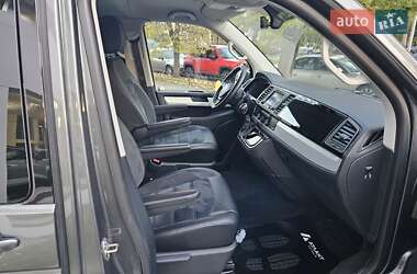 Мінівен Volkswagen Multivan 2015 в 