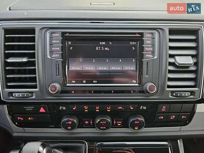 Минивэн Volkswagen Multivan 2015 в Киеве