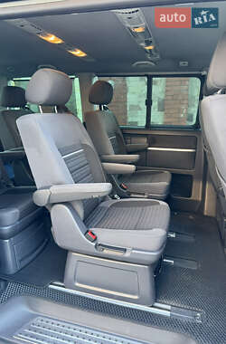 Мінівен Volkswagen Multivan 2015 в 