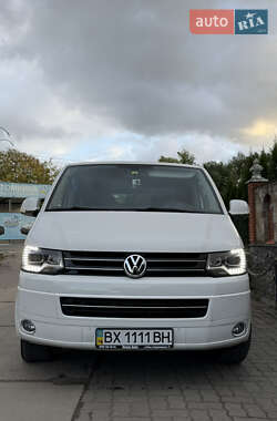 Мінівен Volkswagen Multivan 2015 в 