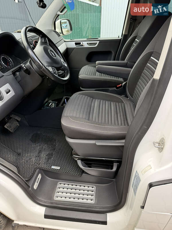 Минивэн Volkswagen Multivan 2015 в Красилове фото 26 Минивэн Volkswagen Multivan 2015 в Красилове