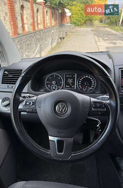 Мінівен Volkswagen Multivan 2015 в 