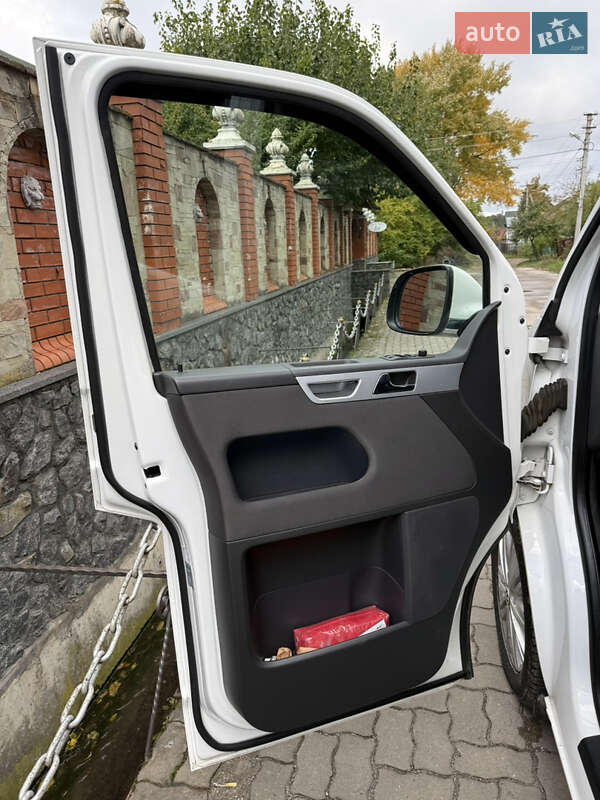 Минивэн Volkswagen Multivan 2015 в Красилове фото 44 Минивэн Volkswagen Multivan 2015 в Красилове