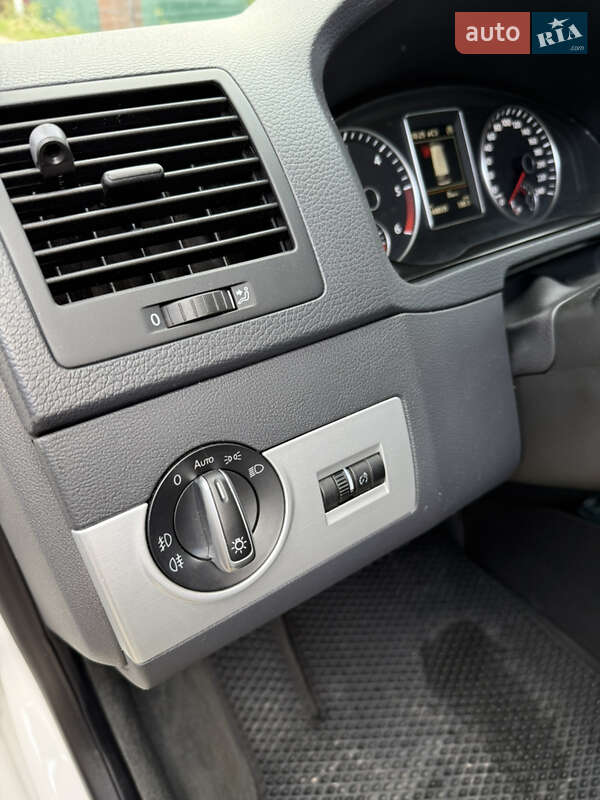 Минивэн Volkswagen Multivan 2015 в Красилове фото 60 Минивэн Volkswagen Multivan 2015 в Красилове