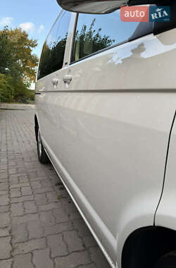 Мінівен Volkswagen Multivan 2015 в 