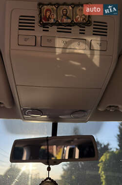 Мінівен Volkswagen Multivan 2012 в 