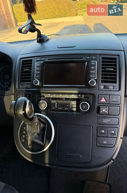 Мінівен Volkswagen Multivan 2012 в 