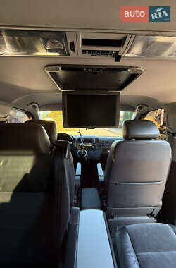 Мінівен Volkswagen Multivan 2012 в 