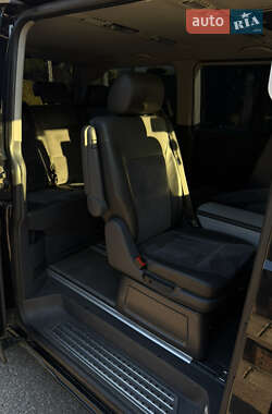Мінівен Volkswagen Multivan 2012 в 