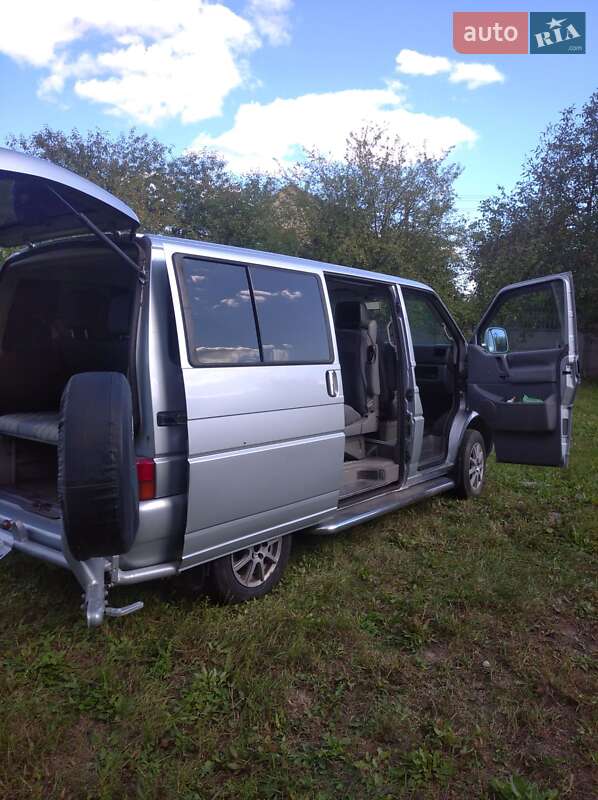 Минивэн Volkswagen Multivan 2002 в Киеве