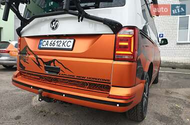 Мінівен Volkswagen Multivan 2016 в 