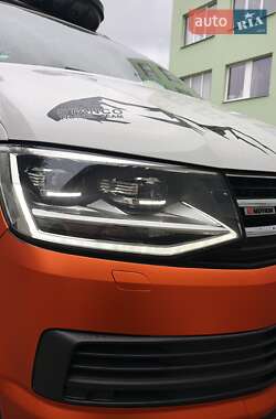 Мінівен Volkswagen Multivan 2016 в 