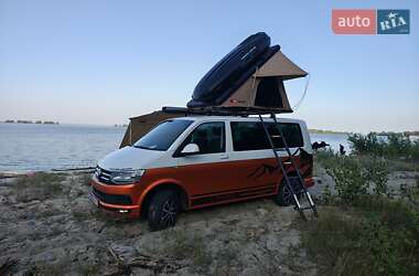 Мінівен Volkswagen Multivan 2016 в 