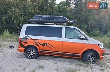 Мінівен Volkswagen Multivan 2016 в 