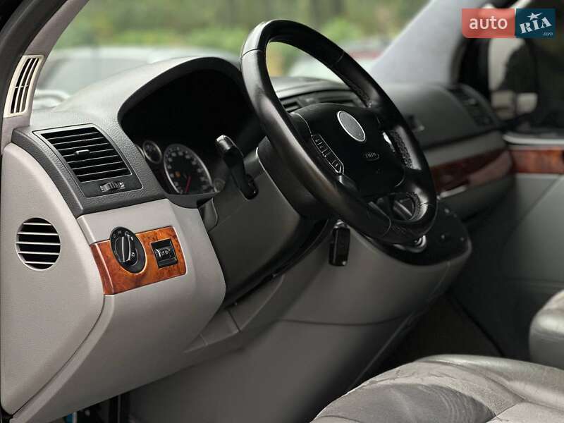 Мінівен Volkswagen Multivan 2006 в Києві