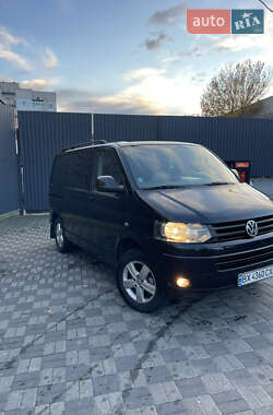 Мінівен Volkswagen Multivan 2011 в  фото 7 Мінівен Volkswagen Multivan 2011 в