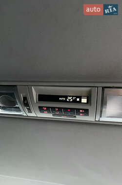 Мінівен Volkswagen Multivan 2011 в  фото 16 Мінівен Volkswagen Multivan 2011 в