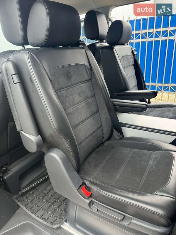 Минивэн Volkswagen Multivan 2016 в Виноградове