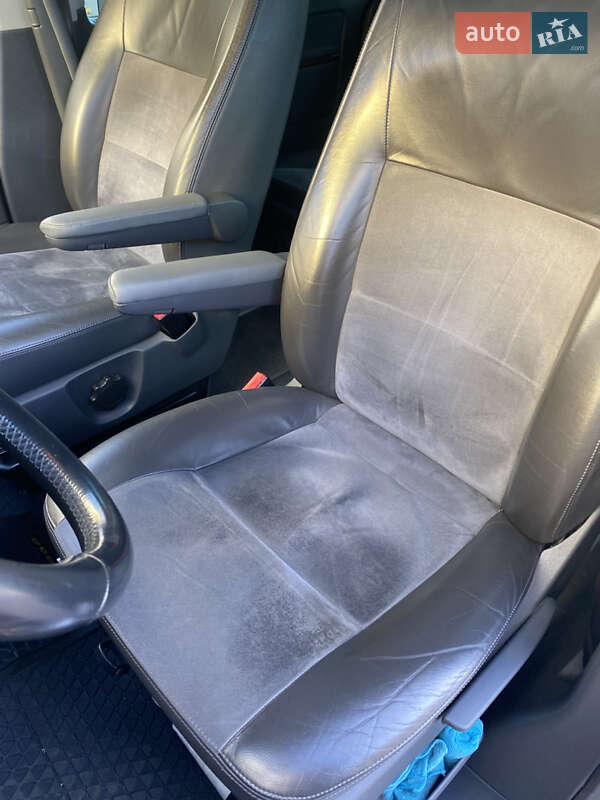 Минивэн Volkswagen Multivan 2010 в Киеве фото 2 Минивэн Volkswagen Multivan 2010 в Киеве