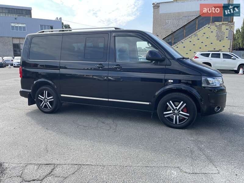 Мінівен Volkswagen Multivan 2012 в Києві