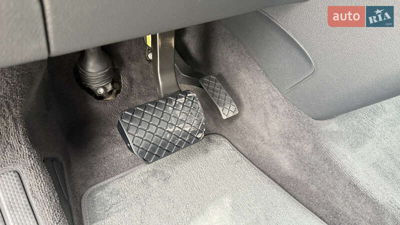 Мінівен Volkswagen Multivan 2020 в Києві