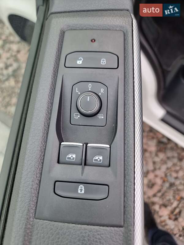 Мінівен Volkswagen Multivan 2020 в Радивиліві