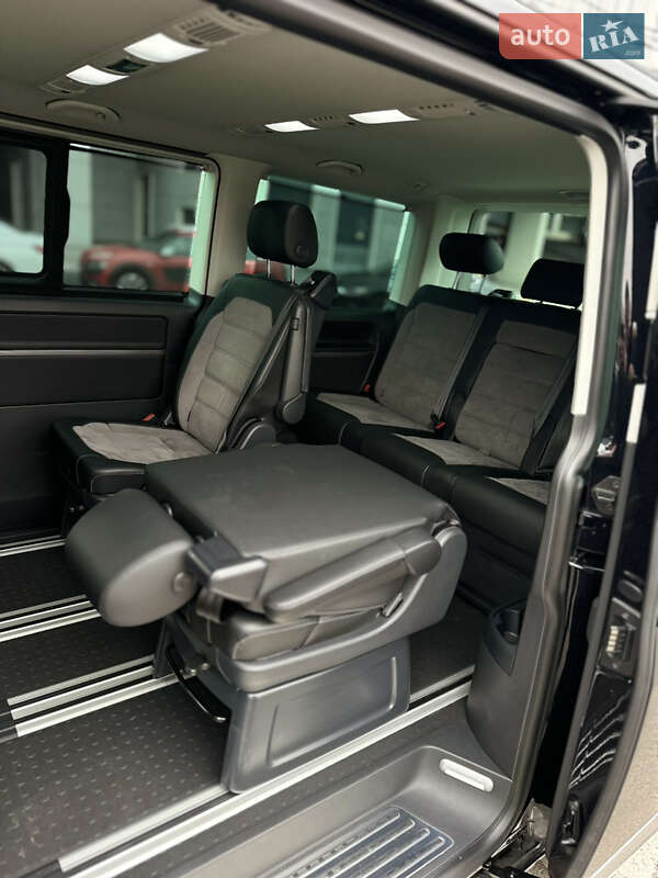 Минивэн Volkswagen Multivan 2022 в Киеве