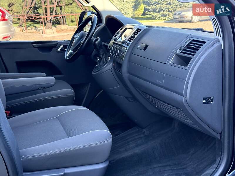 Мінівен Volkswagen Multivan 2013 в Дніпрі