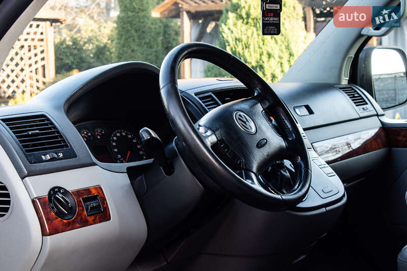 Мінівен Volkswagen Multivan 2007 в Львові