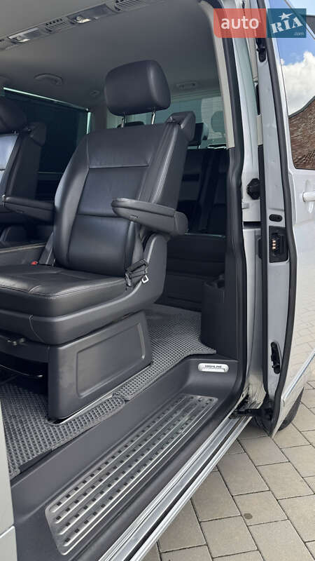 Мінівен Volkswagen Multivan 2015 в Хмельницькому