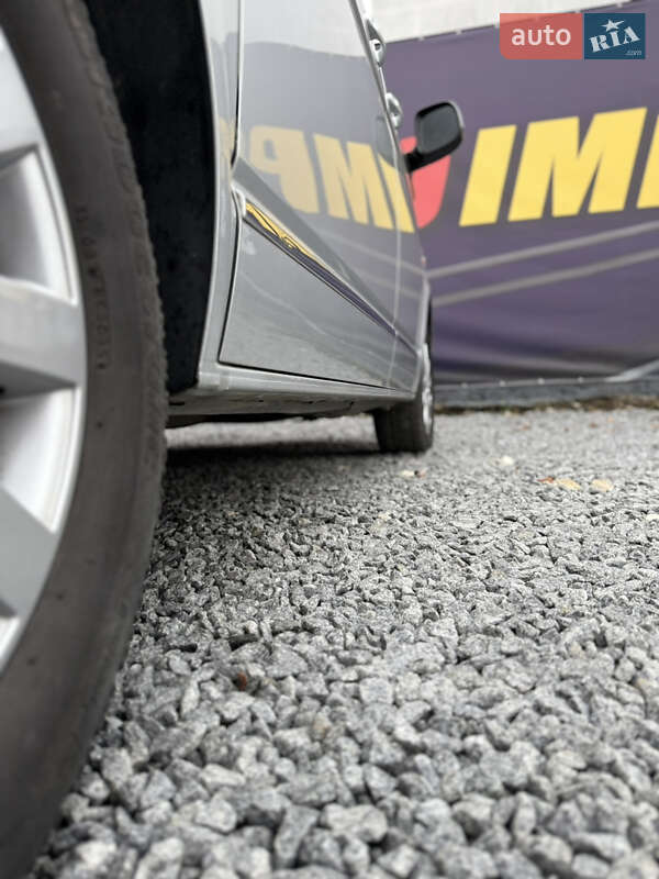 Мінівен Volkswagen Multivan 2011 в Стрию