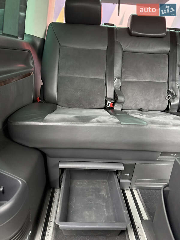 Мінівен Volkswagen Multivan 2011 в Стрию