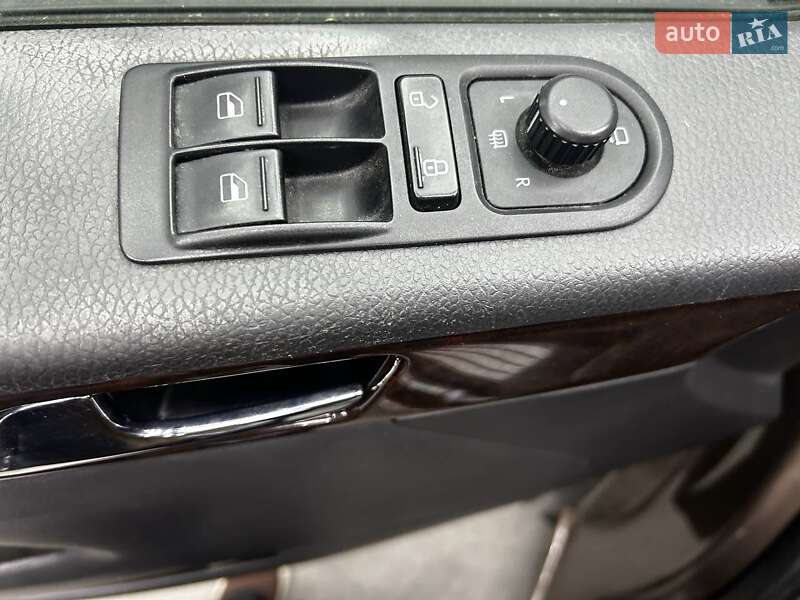 Мінівен Volkswagen Multivan 2015 в Чернівцях фото 7 Мінівен Volkswagen Multivan 2015 в Чернівцях