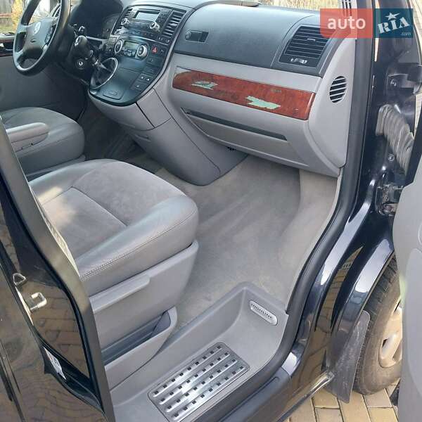 Минивэн Volkswagen Multivan 2008 в Киеве
