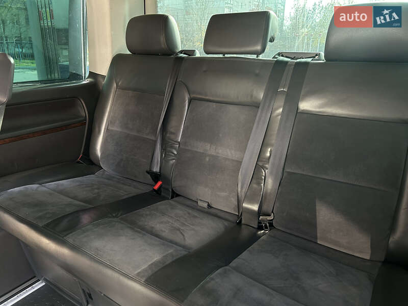 Мінівен Volkswagen Multivan 2011 в Миколаєві