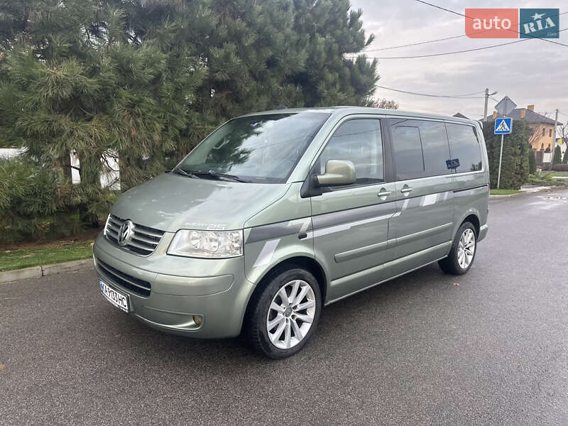 Минивэн Volkswagen Multivan 2003 в Киеве