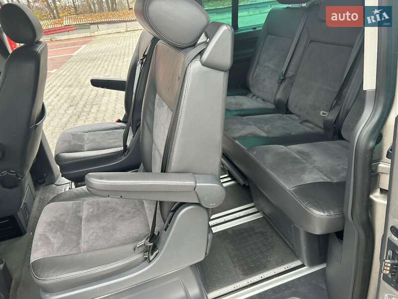 Минивэн Volkswagen Multivan 2012 в Киеве