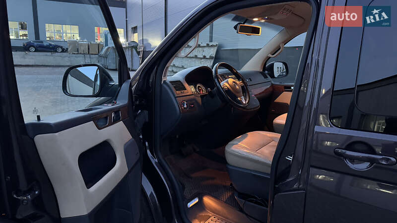 Минивэн Volkswagen Multivan 2010 в Киеве