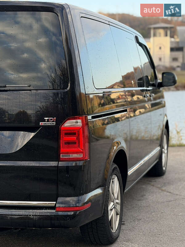 Мінівен Volkswagen Multivan 2015 в Дніпрі